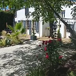 Bed & Breakfast Des Vignes D Hotes Et En Vendee Piscine Chauffee *
