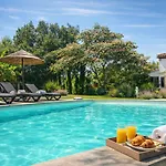 Des Vignes D Hotes Et En Vendee Piscine Chauffee Bed & Breakfast *