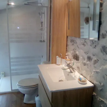 Mas Des Vignes Piscine Chauffee Bed & Breakfast *