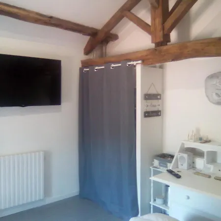 Mas Des Vignes Piscine Chauffee Bed & Breakfast