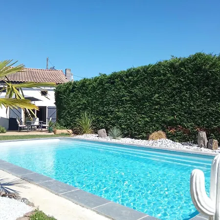 Des Vignes D Hotes Et En Vendee Piscine Chauffee Le Champ-Saint-Pere