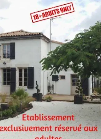 Des Vignes D Hotes Et En Vendee Piscine Chauffee Frühstückspension