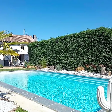 Nocleg ze śniadaniem Des Vignes D Hotes Et En Vendee Piscine Chauffee *