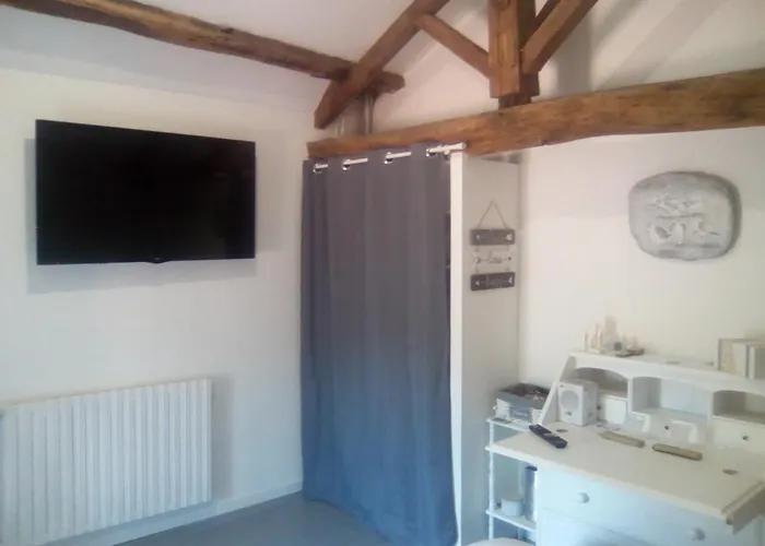 Mas Des Vignes Piscine Chauffee Bed & Breakfast