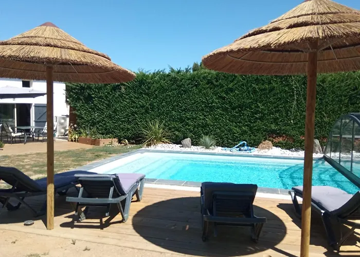Mas Des Vignes Piscine Chauffee Bed & Breakfast Le Champ-Saint-Pere