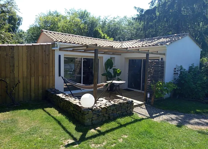 Mas Des Vignes Piscine Chauffee Bed & Breakfast *